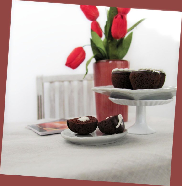 1:6 Scale Miniature Cupcakes by OSS